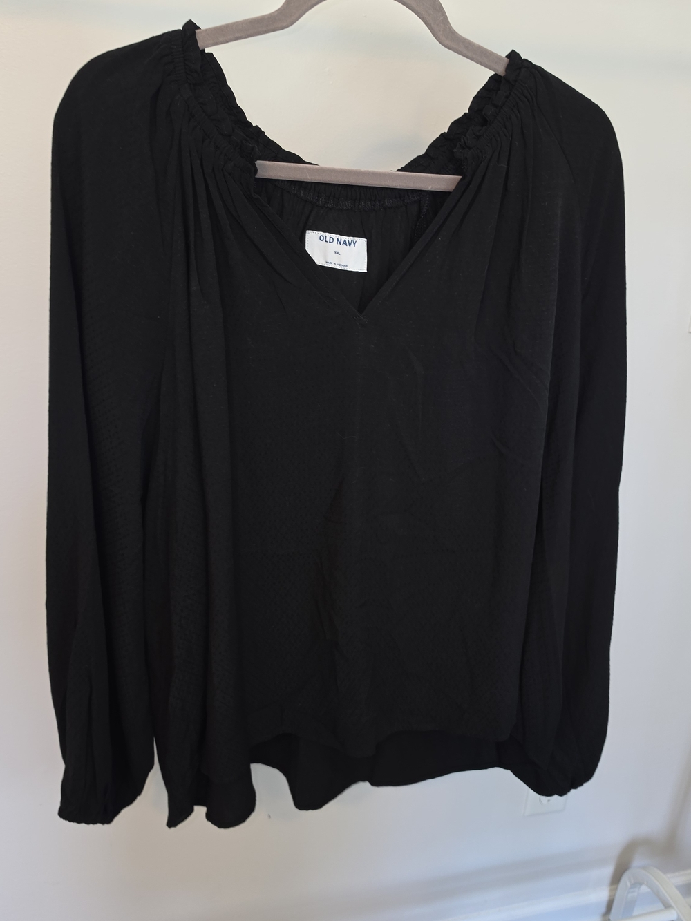 Old Navy Black Long-Sleeve V-Neck Peasant Top
